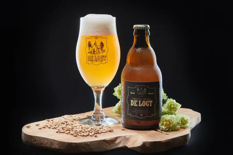 Glas en flesje De Logt